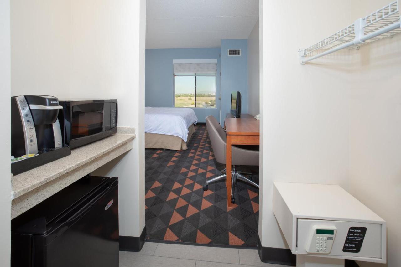 Holiday Inn & Suites Goodyear - West Phoenix Area By Ihg Екстер'єр фото