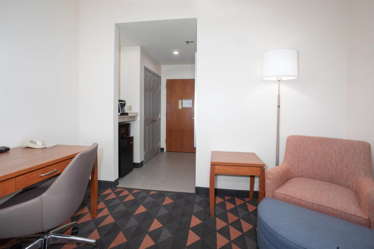Holiday Inn & Suites Goodyear - West Phoenix Area By Ihg Екстер'єр фото