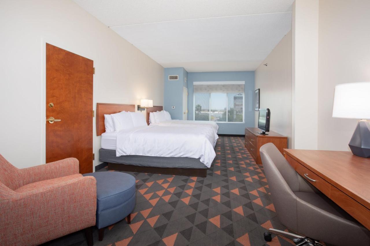 Holiday Inn & Suites Goodyear - West Phoenix Area By Ihg Екстер'єр фото